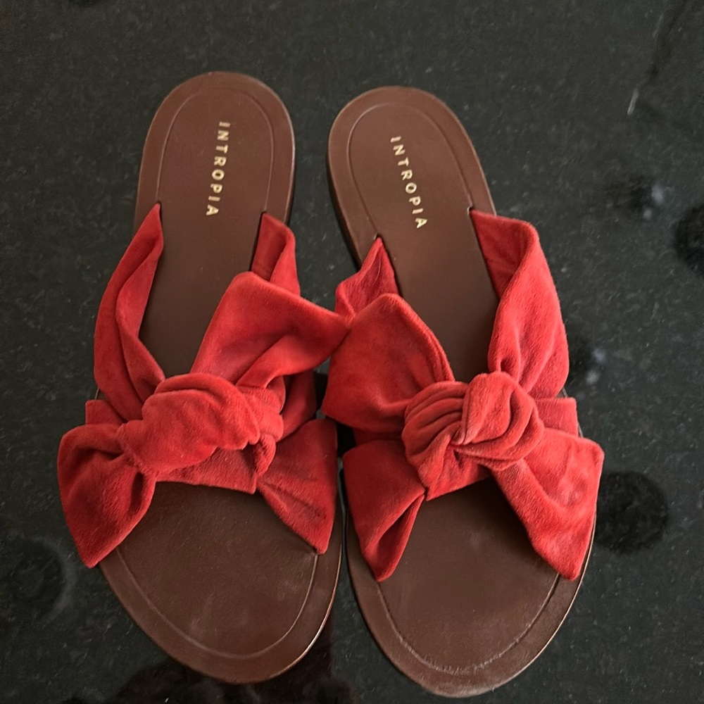Intropia red knot suede sandals, never worn, brand new